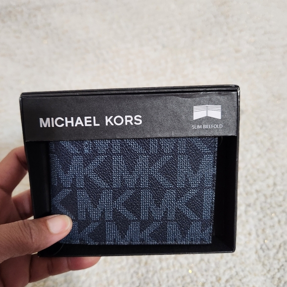 MICHAEL KORS BLUE SLIM BILLFOLD WALLET WITH ORIGINAL GIFT BOX - Picture 8 of 10